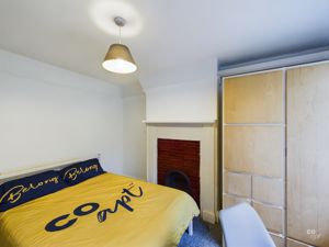 bedroom - click for photo gallery